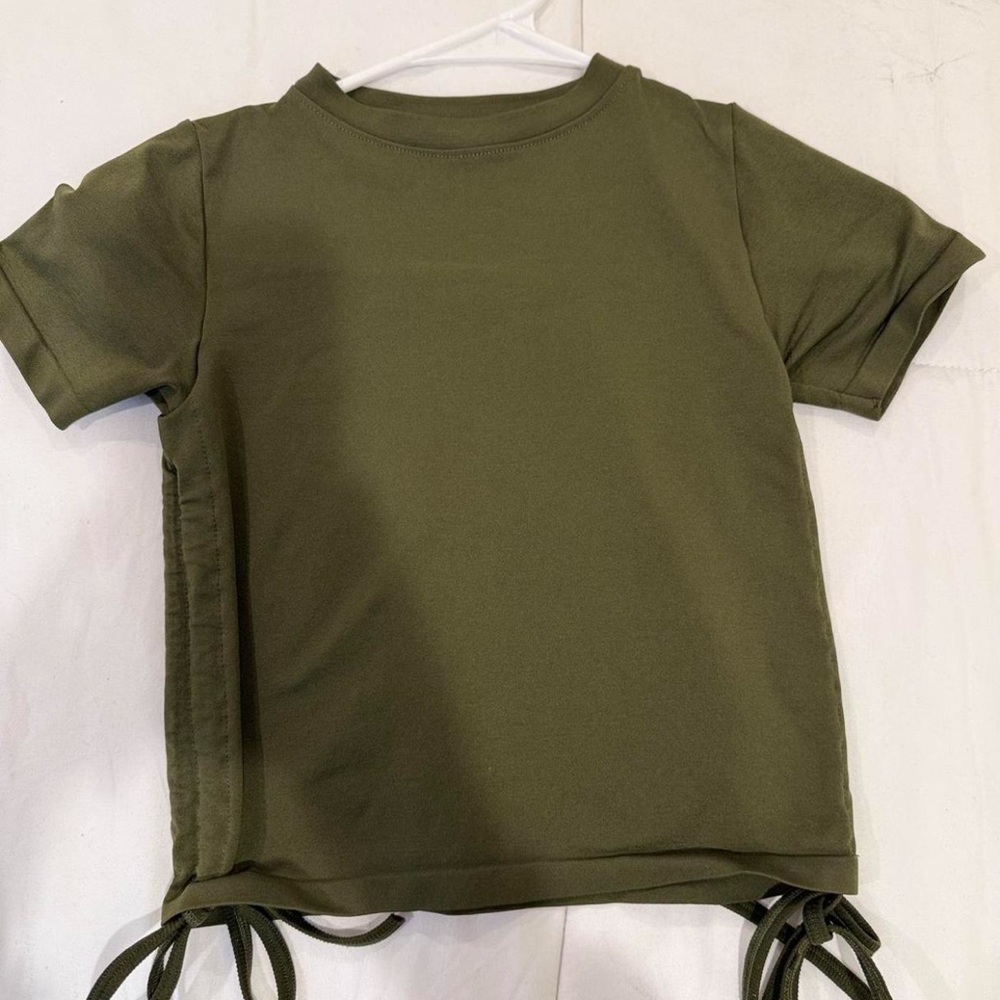 Aura Olive crop top